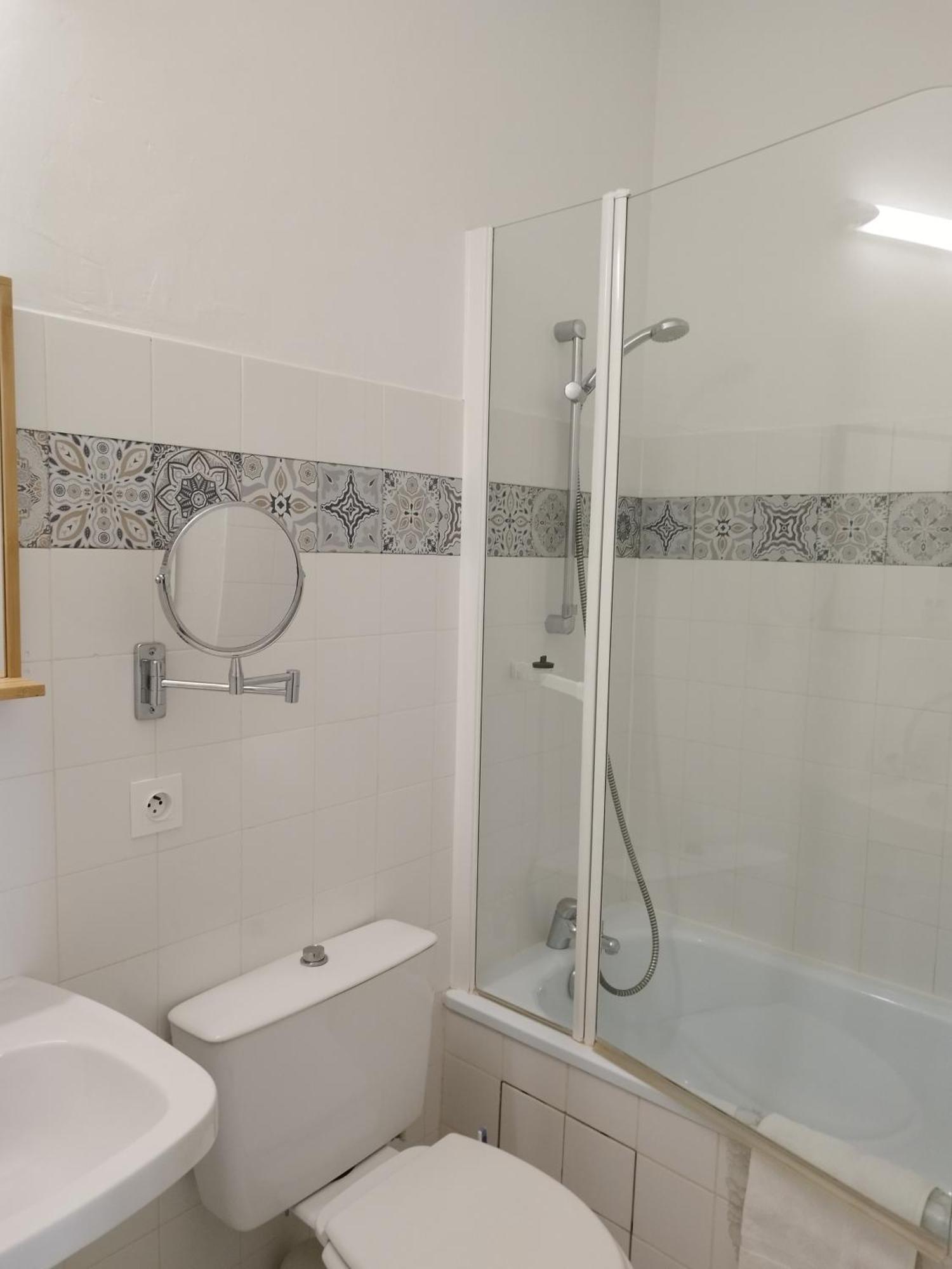 Hotel De La Loube La Roquebrussanne Zewnętrze zdjęcie