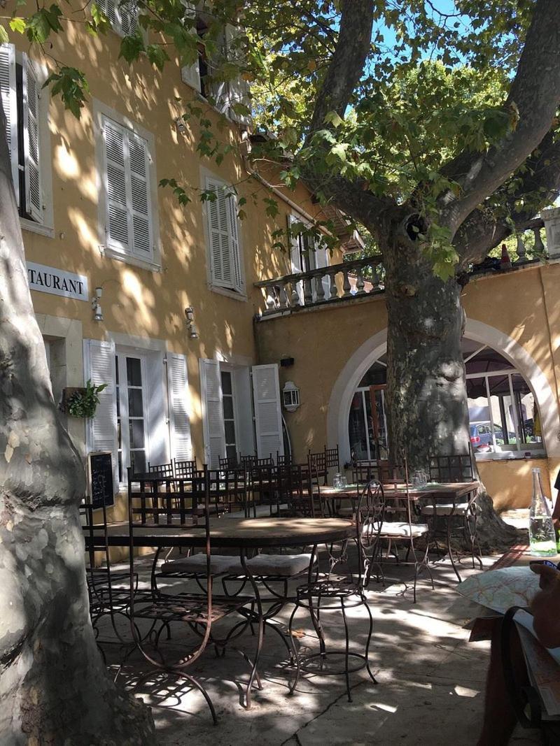 Hotel De La Loube La Roquebrussanne Zewnętrze zdjęcie