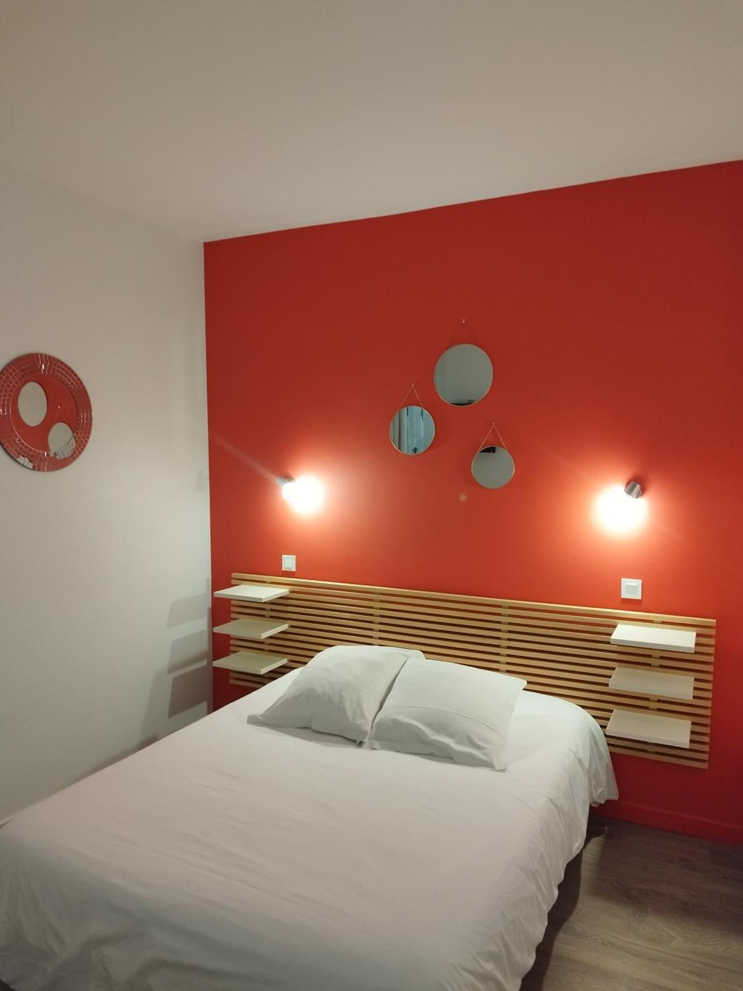 Hotel De La Loube La Roquebrussanne Zewnętrze zdjęcie