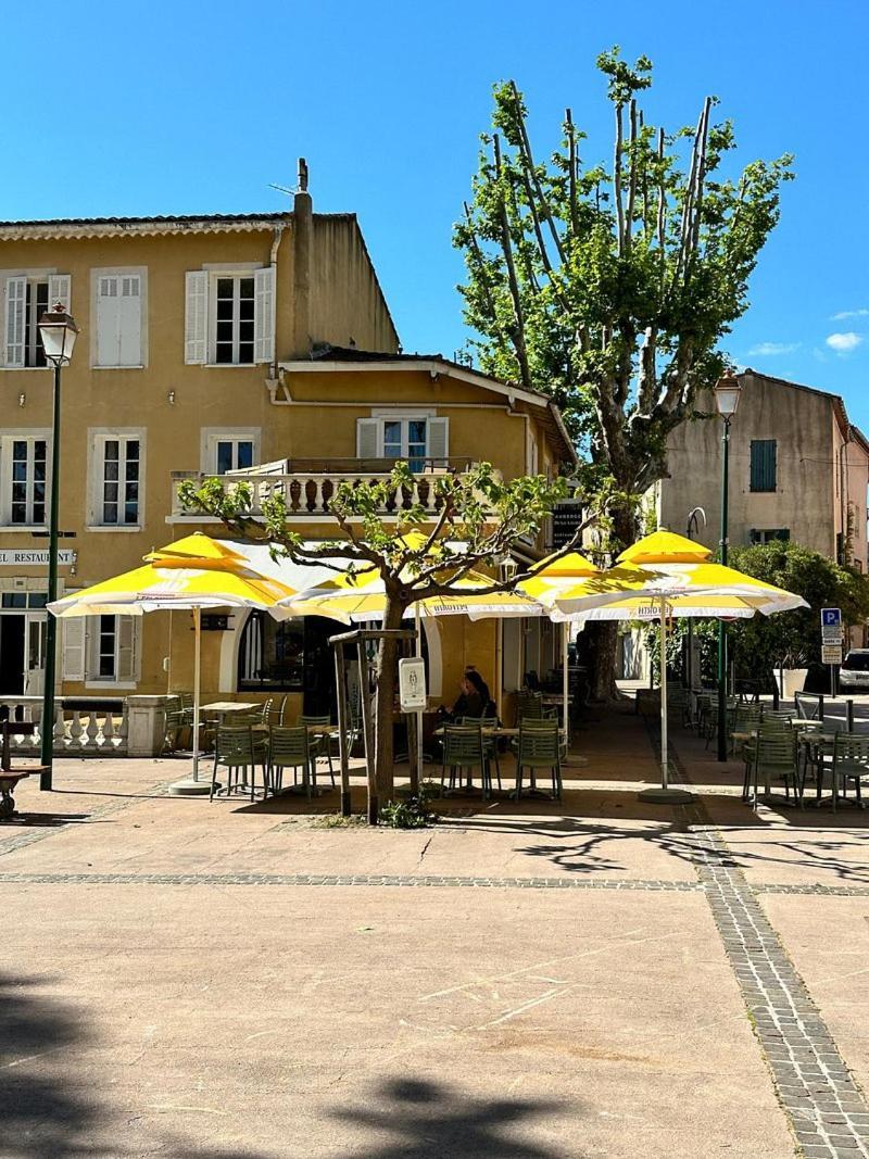 Hotel De La Loube La Roquebrussanne Zewnętrze zdjęcie