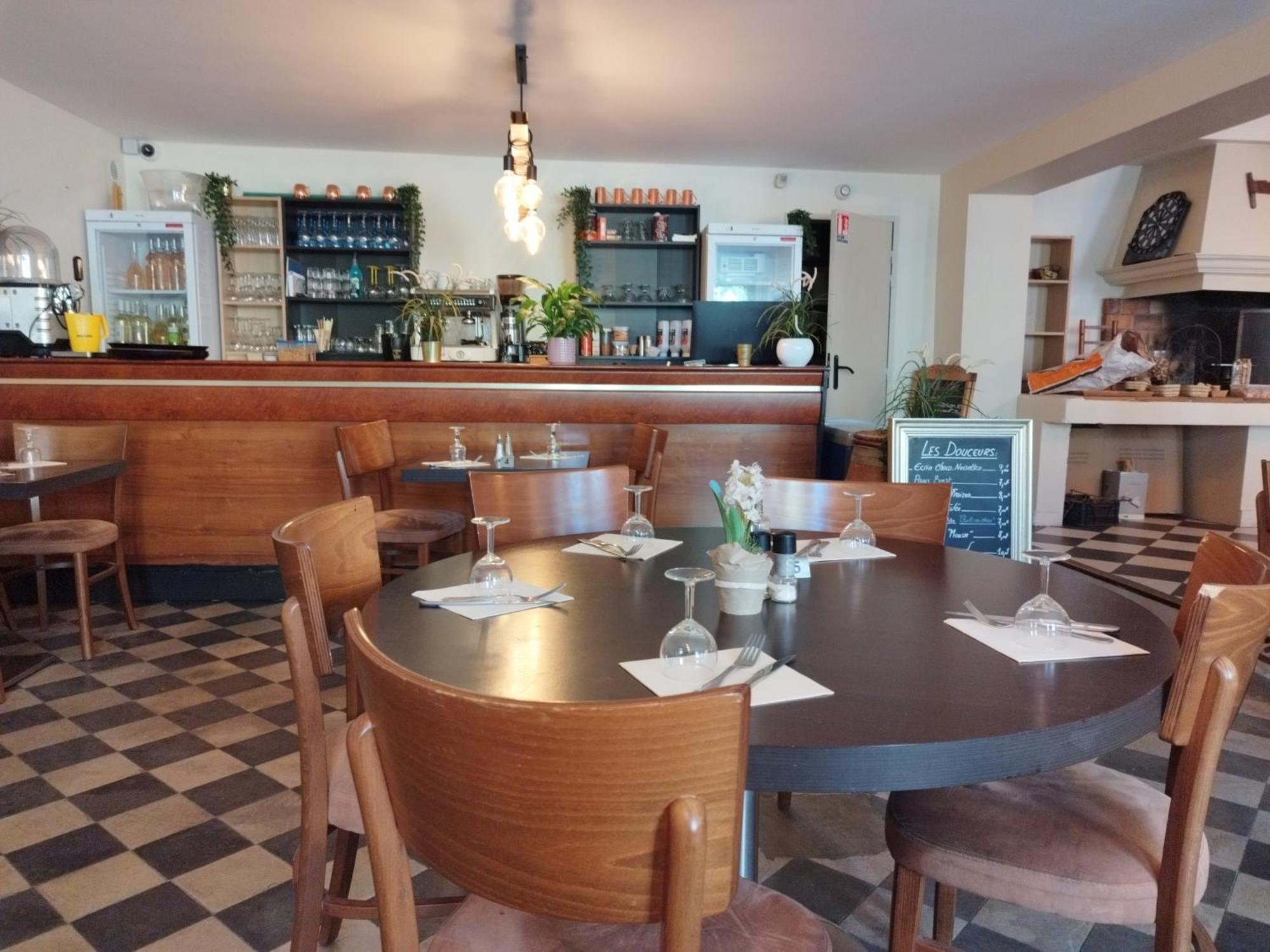 Hotel De La Loube La Roquebrussanne Zewnętrze zdjęcie